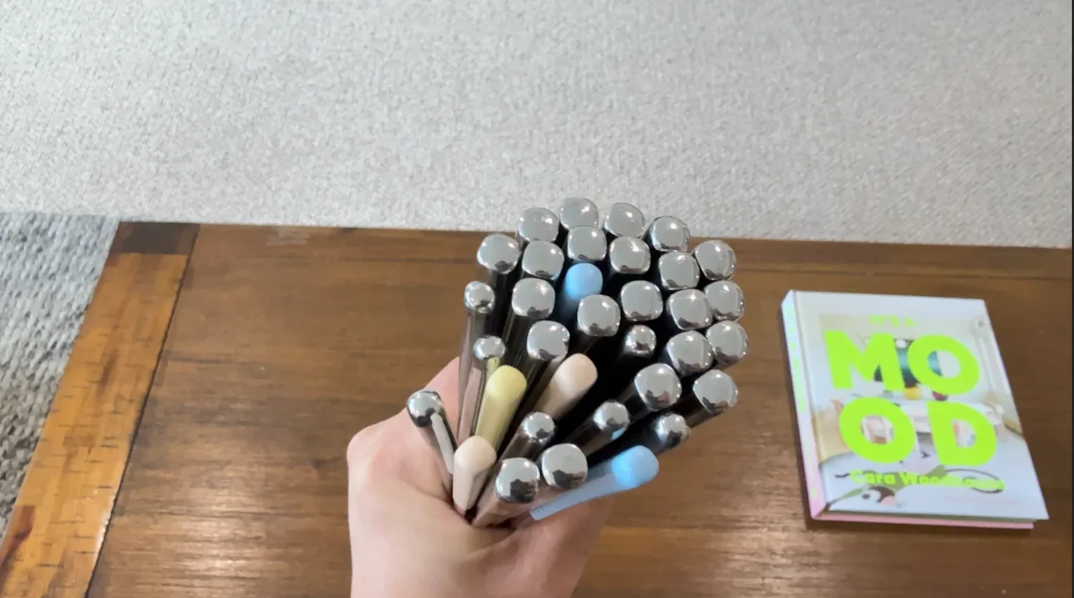 Qwen 3.8 chopstick counting โ multimodal test identifying 34 chopsticks by color and position